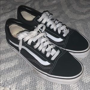 worn twice vans old skool - mens 4.5 women’s 6